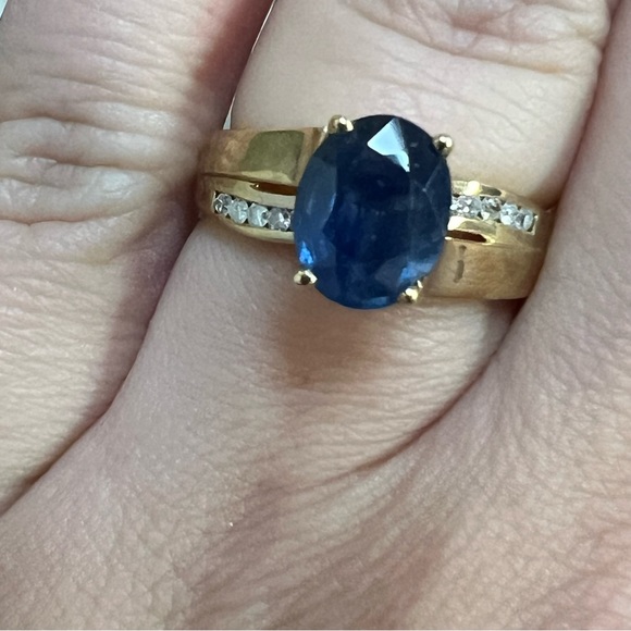14k Yellow Gold Diamond & Sapphire Ring - Picture 5 of 9